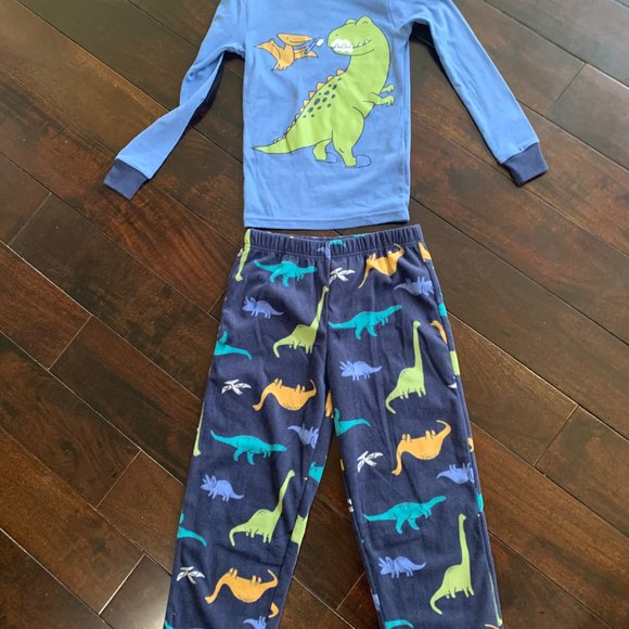 NWT, CARTER'S BOYS FLEECE PJs - Picture 1 of 15